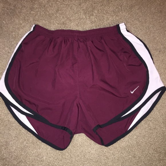 Nike shorts size M